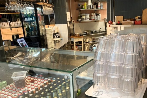 Fisk- & Skaldjursrestaurang, Toppläge i Väla Köpcentrum bild 3