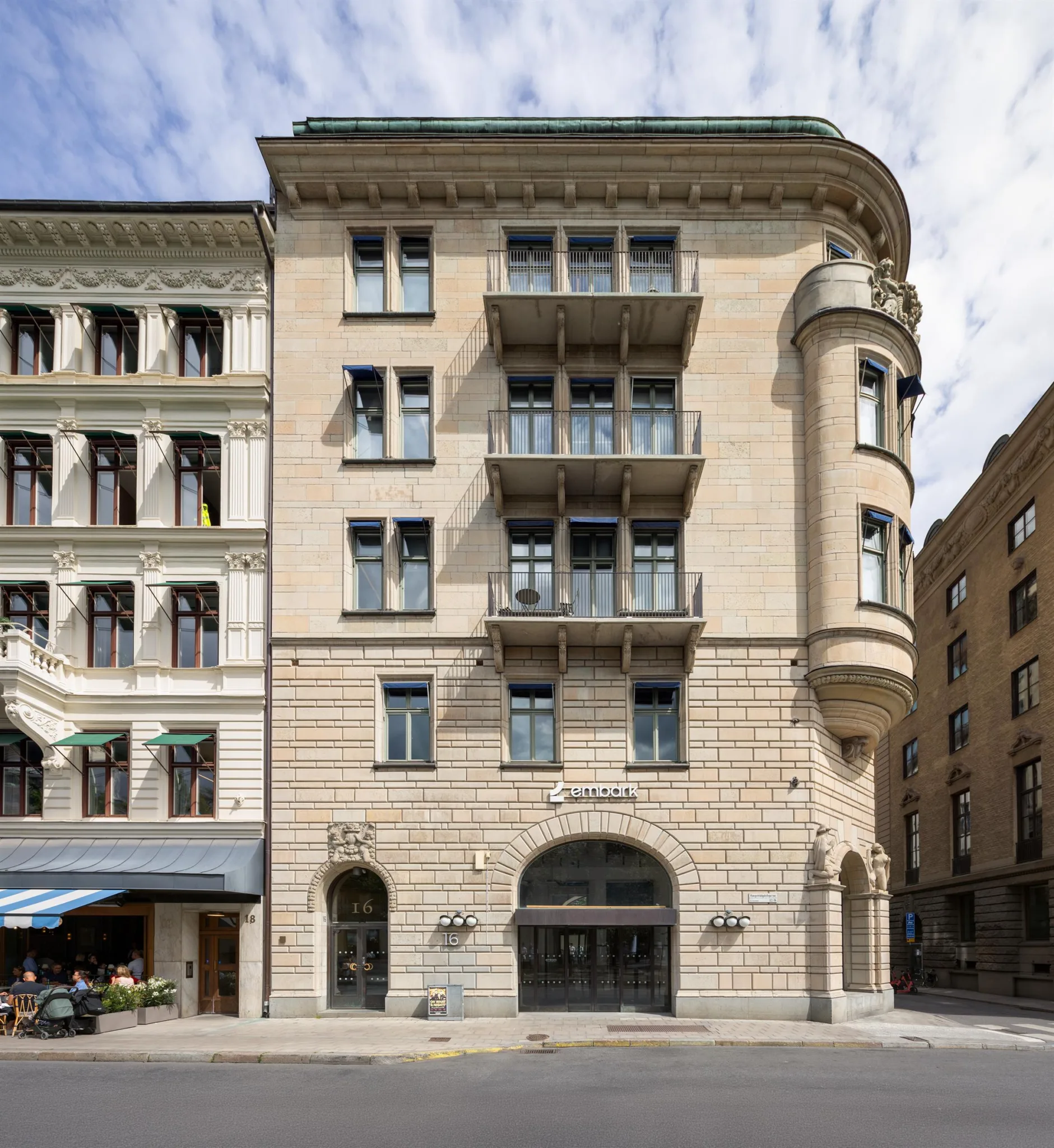 Eget kontorshus i Stockholm – Kungsträdgårdsgatan 16 bild 1
