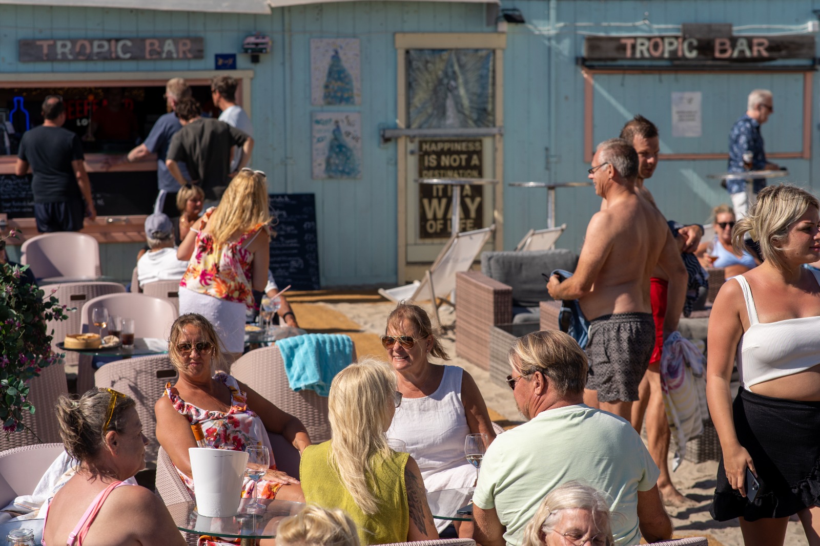 Beach club, restaurang & bar på Tropical Beach – Helsingborg bild 1